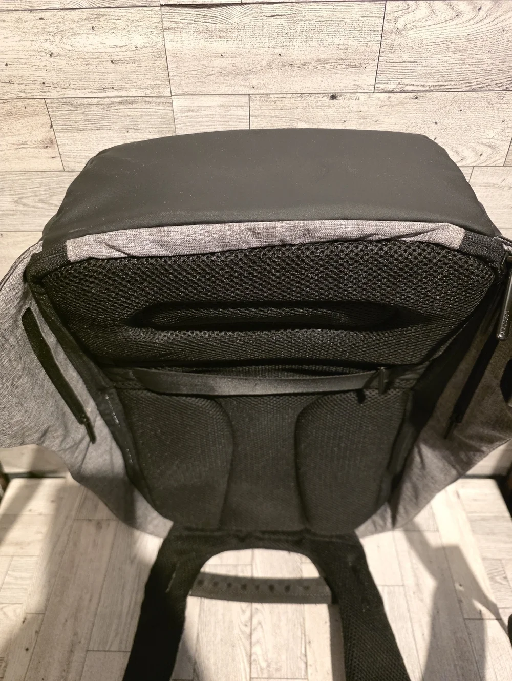 Men's Anti-Theft Backpack in Black and Gray